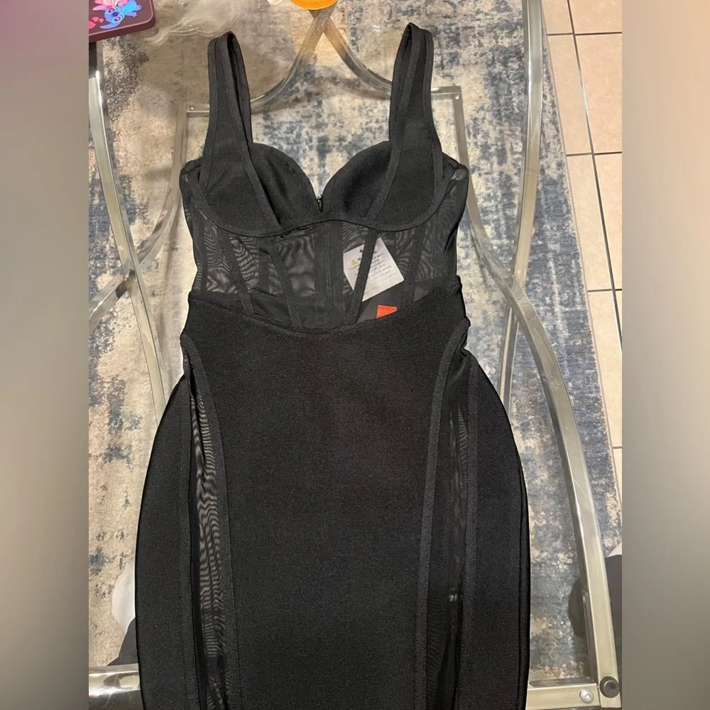 Brand new dresses. Some small some medium. - Picture 5 of 5